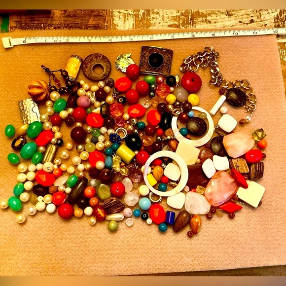 Source Unknown Other - Lot of 250 vintage beads!